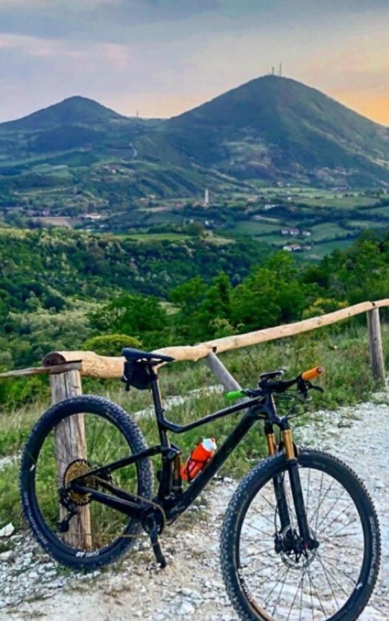 B&B Ai Filari Baone Bagian luar foto